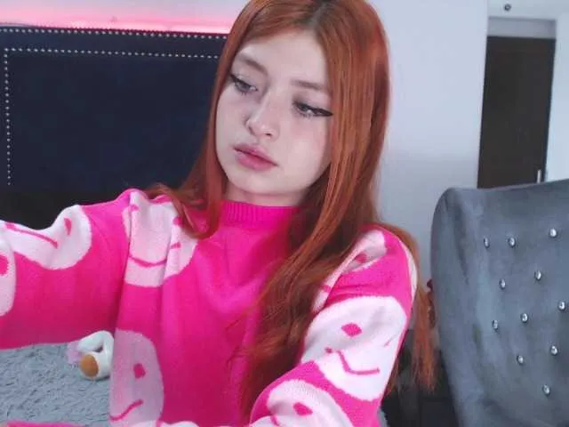 Live sex webcam photo for CarolineJames #272110450