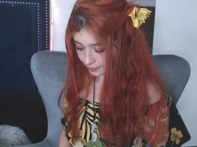 Live sex webcam photo for CarolineJames #272346934