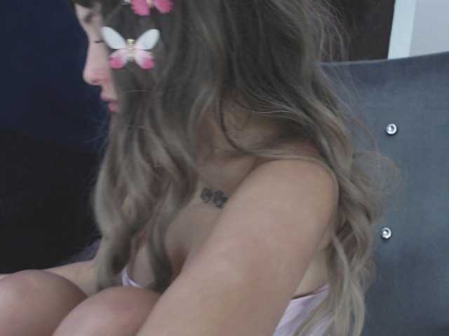 Live sex webcam photo for CarolineJames #273054818