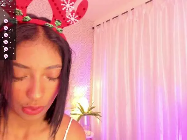 Live sex webcam photo for CarolineJensen18 #276859253