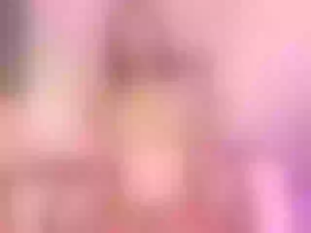 Live sex webcam photo for CarolineJensen18 #276943757