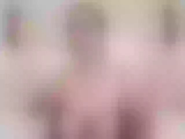 Live sex webcam photo for CarolineTorre #271852388