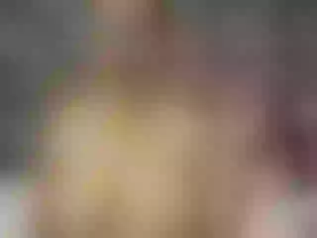 Live sex webcam photo for CarolineTorre #272738823