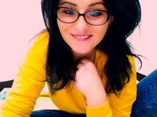 Live sex webcam photo for Carolineback #201953399