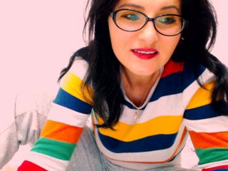 Live sex webcam photo for Carolineback #207388737