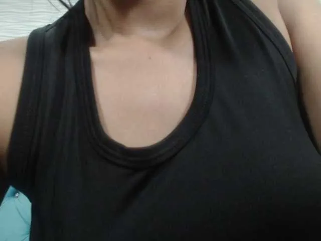 Live sex webcam photo for Carolineburnx #288089293