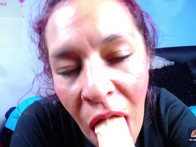 Live sex webcam photo for Carolineevans #291951972