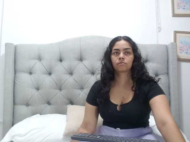 Live sex webcam photo for Caroll22 #276168757