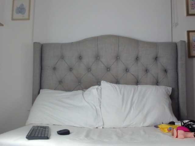 Live sex webcam photo for Caroll22 #276383144