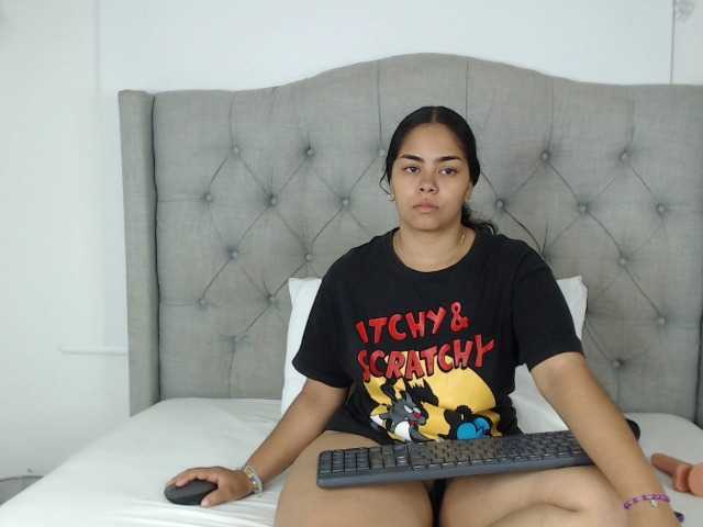 Live sex webcam photo for Caroll22 #276773941