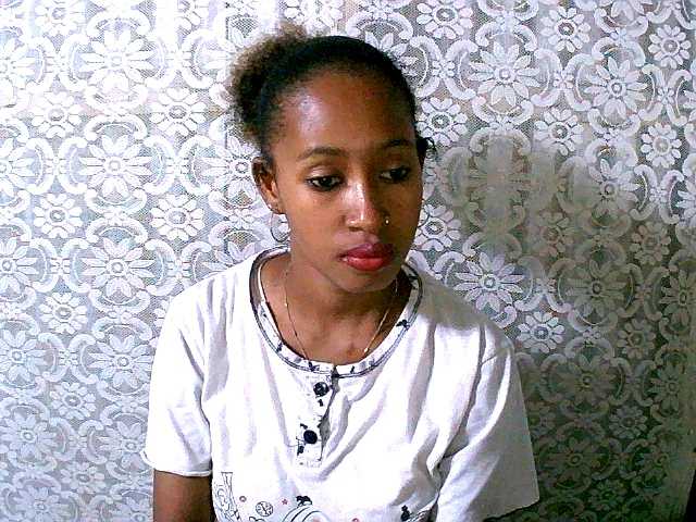 Live sex webcam photo for Carolle2000 #276227796