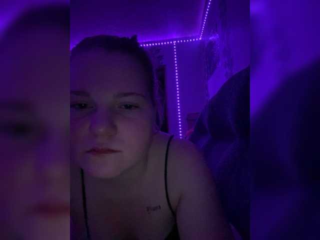 Live sex webcam photo for CarolynEthan #277175600