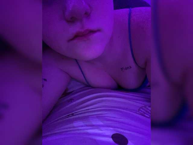 Live sex webcam photo for CarolynEthan #277196453