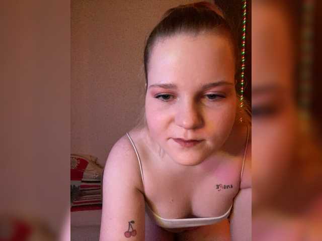 Live sex webcam photo for CarolynEthan #277857693