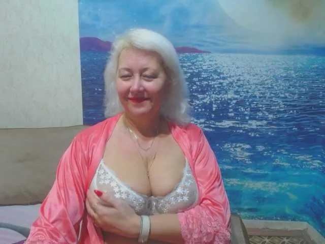 Live sex webcam photo for CaronCapella #292356820