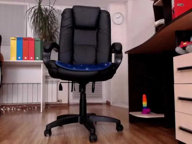 Live sex webcam photo for Carrie1337 #292138225