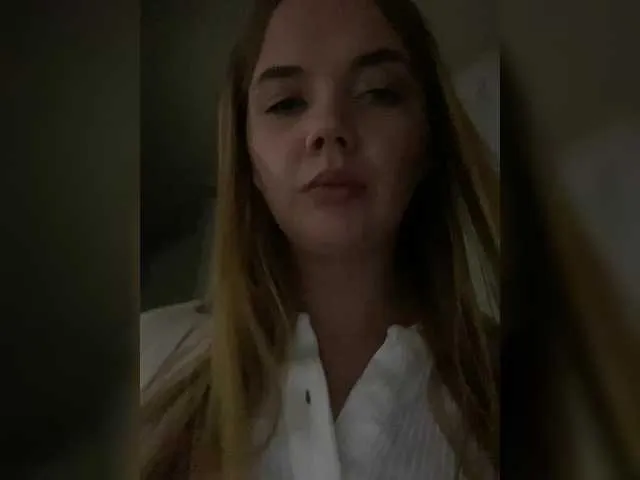 Live sex webcam photo for CarrieBradshaww #290692466