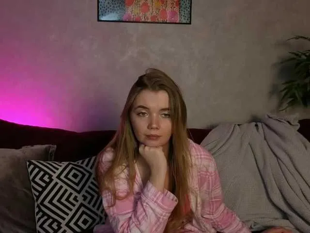 Live sex webcam photo for CarrieBradshaww #290904735