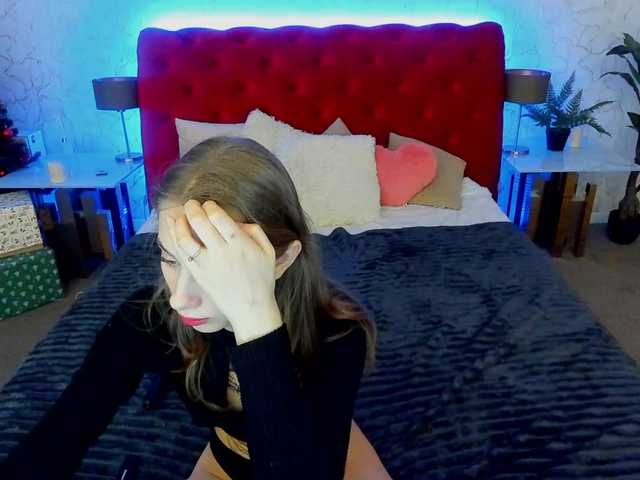 Live sex webcam photo for CarrieKerrr #290292367