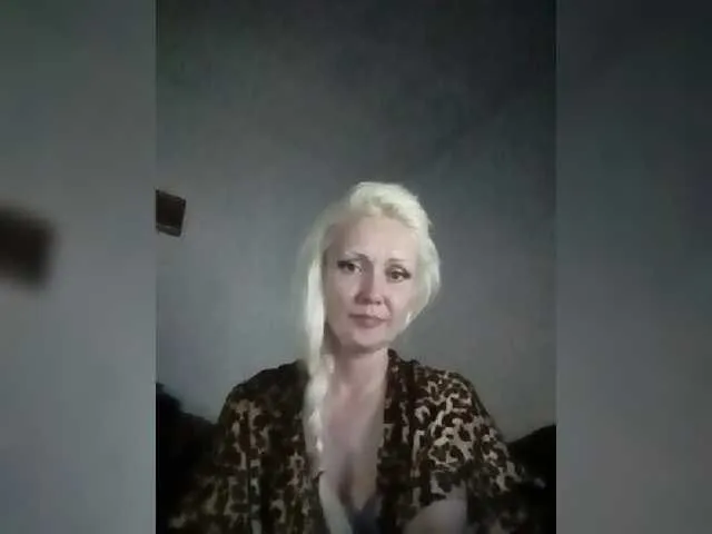 Live sex webcam photo for CarrieLaJewel #274535026