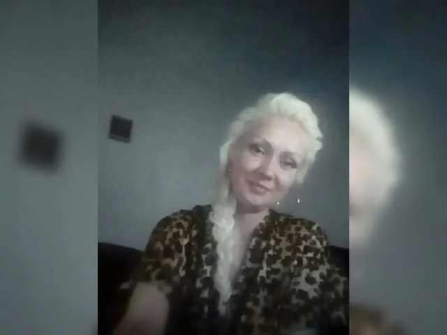 Live sex webcam photo for CarrieLaJewel #274554133