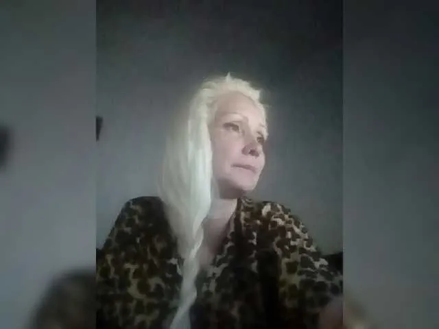 Live sex webcam photo for CarrieLaJewel #274556618