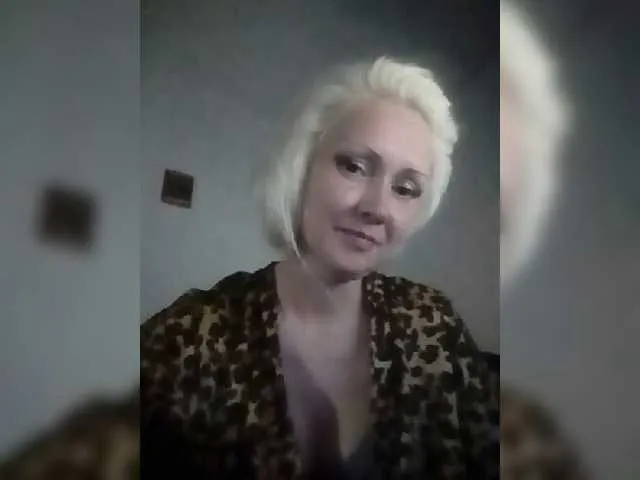 Live sex webcam photo for CarrieLaJewel #274567364