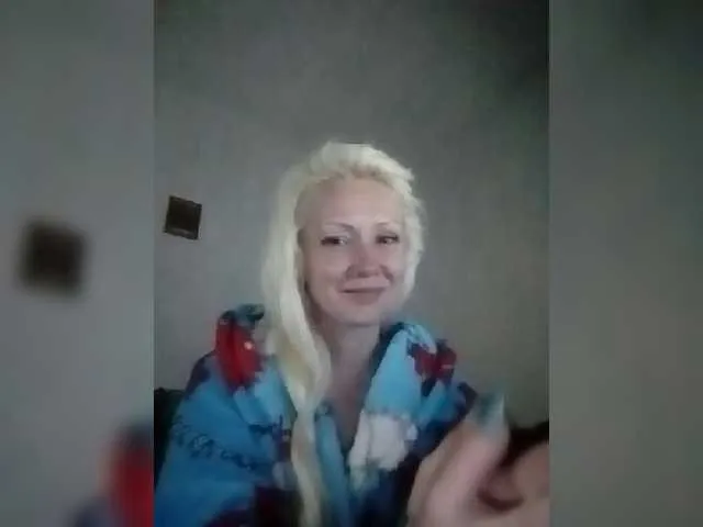 Live sex webcam photo for CarrieLaJewel #274598209