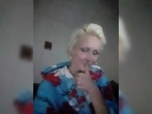 Live sex webcam photo for CarrieLaJewel #274625586