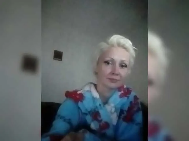 Live sex webcam photo for CarrieLaJewel #274628361