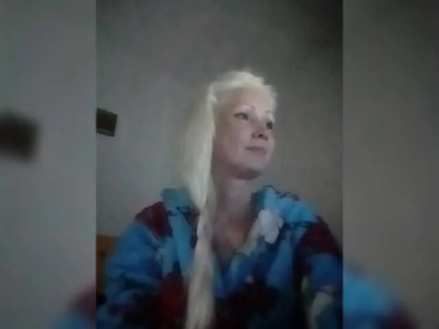 Live sex webcam photo for CarrieLaJewel #274650428