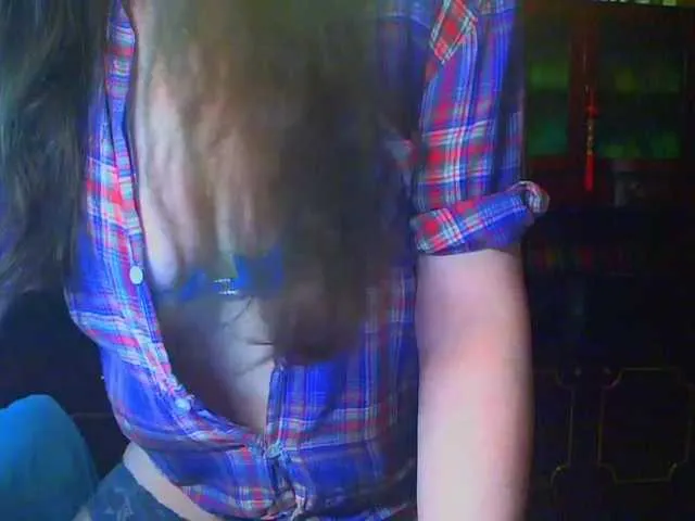 Live sex webcam photo for CarrieQueen #273577721