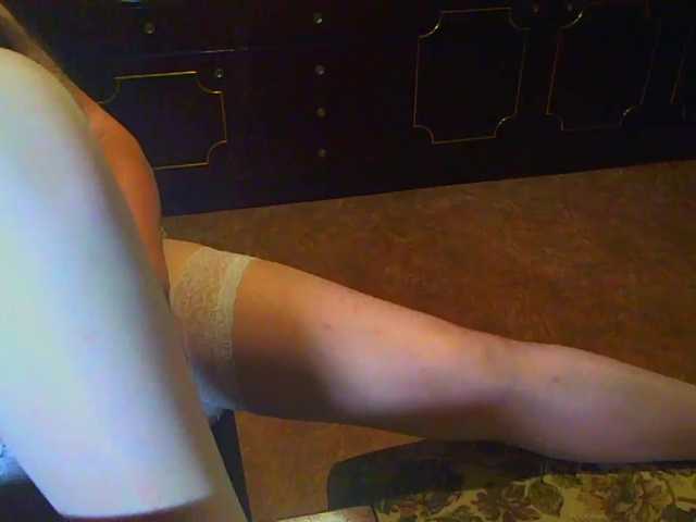 Live sex webcam photo for CarrieQueen #274249633