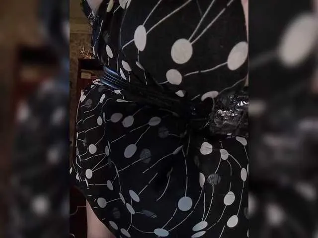 Live sex webcam photo for CarrieQueen #291987527