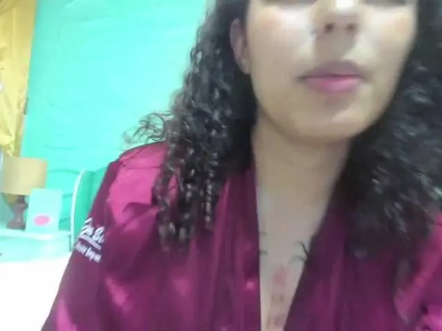 Live sex webcam photo for CarrieRowe #273234063