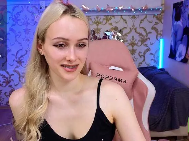 Live sex webcam photo for CaseyLaBow #278216195