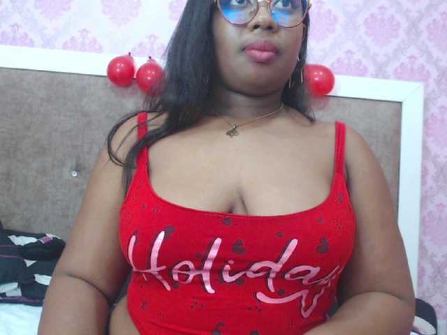 Live sex webcam photo for CaseyMoons #272677402