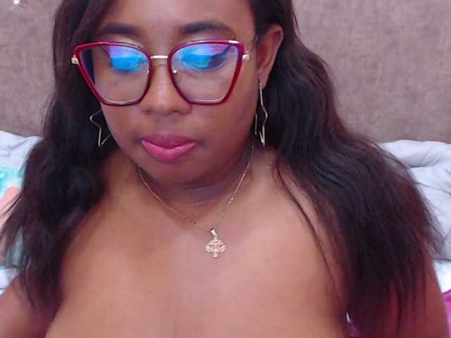 Live sex webcam photo for CaseyMoons #273879171