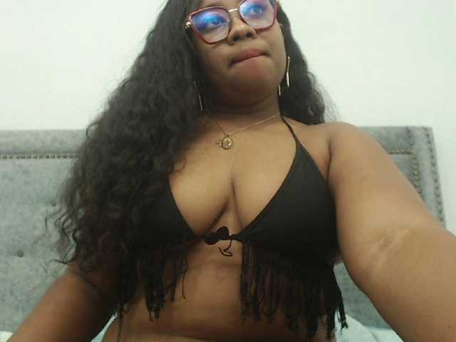 Live sex webcam photo for CaseyMoons #274080546