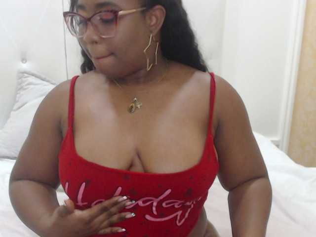 Live sex webcam photo for CaseyMoons #274779447