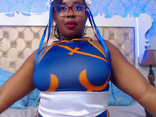 Live sex webcam photo for CaseyMoons #275716259