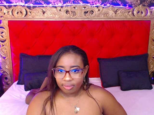 Live sex webcam photo for CaseyMoons #275902155