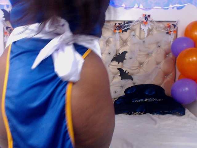 Live sex webcam photo for CaseyMoons #276621775