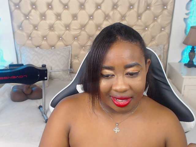 Live sex webcam photo for CaseyMoons #276702404