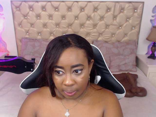 Live sex webcam photo for CaseyMoons #277117624