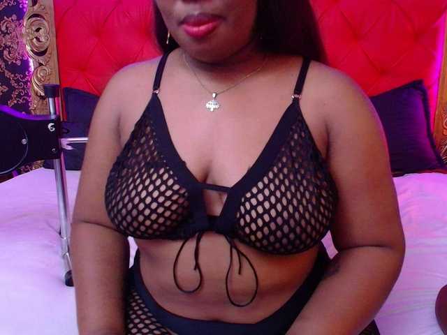 Live sex webcam photo for CaseyMoons #278057841