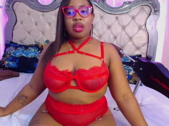 Live sex webcam photo for CaseyMoons #289782144