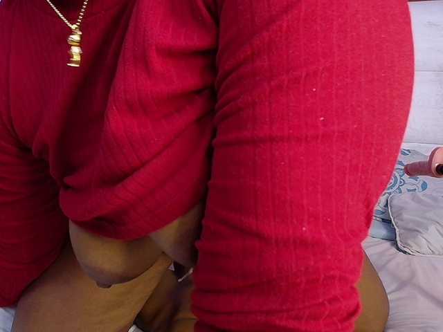 Live sex webcam photo for CaseyMoons #290145814