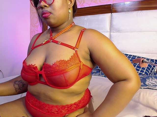 Live sex webcam photo for CaseyMoons #290185884