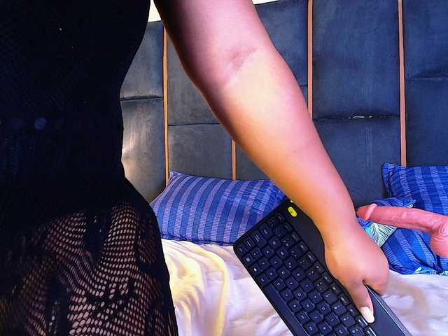 Live sex webcam photo for CaseyMoons #292076194